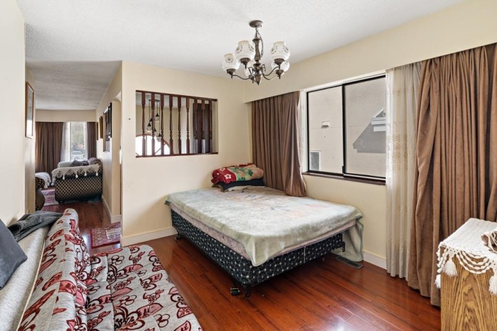 Photo 17 at 328 E 49th Avenue, South Vancouver, Vancouver East