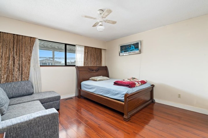 Photo 16 at 328 E 49th Avenue, South Vancouver, Vancouver East