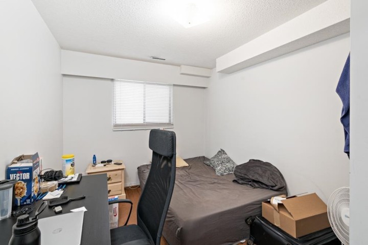 Photo 18 at 328 E 49th Avenue, South Vancouver, Vancouver East