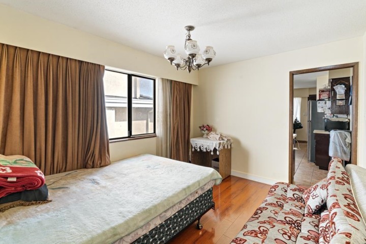 Photo 15 at 328 E 49th Avenue, South Vancouver, Vancouver East