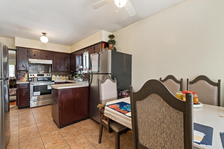 Photo 11 at 328 E 49th Avenue, South Vancouver, Vancouver East