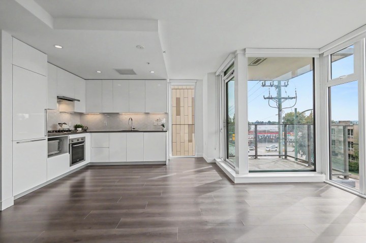 Photo 6 at 210 - 8138 Fraser Street, South Vancouver, Vancouver East
