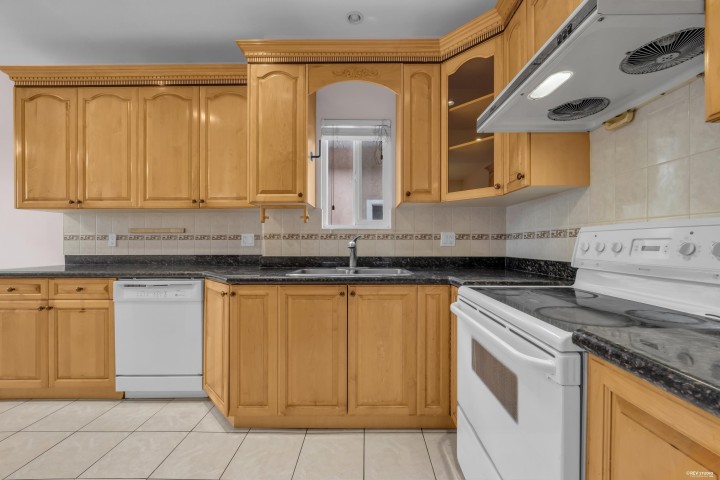 Photo 12 at 1988 Nanaimo Street, Renfrew VE, Vancouver East
