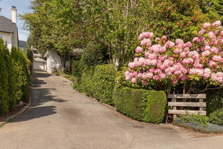 Photo 4 at 1441 Haywood Avenue, Ambleside, West Vancouver