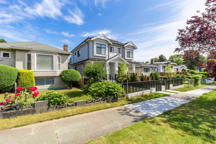 Photo 3 at 2975 E 42nd Avenue, Killarney VE, Vancouver East