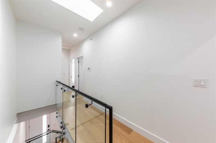 Photo 18 at 2975 E 42nd Avenue, Killarney VE, Vancouver East