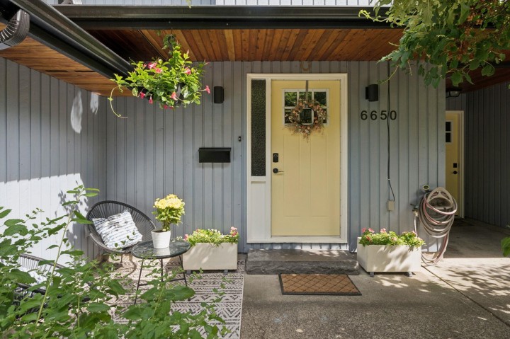 Photo 2 at 6650 Nelson Avenue, Horseshoe Bay WV, West Vancouver