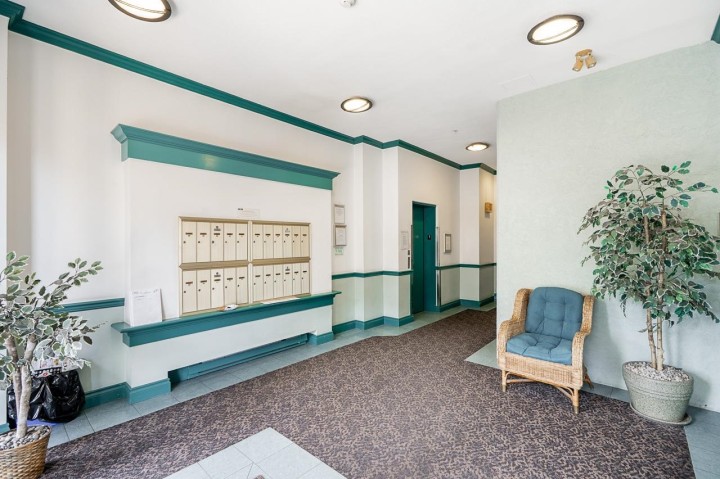 Photo 9 at 206 - 3615 W 17th Avenue, Dunbar, Vancouver West