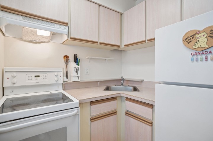 Photo 12 at 305 - 1545 E 2nd Avenue, Grandview Woodland, Vancouver East
