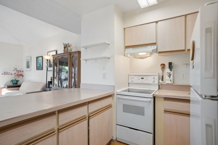Photo 14 at 305 - 1545 E 2nd Avenue, Grandview Woodland, Vancouver East