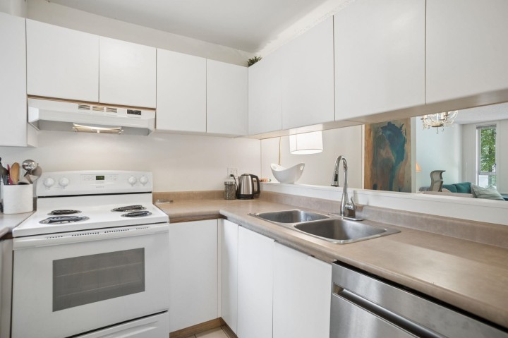 Photo 11 at 216 - 1230 Haro Street, West End VW, Vancouver West