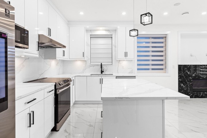 Photo 13 at 333 E 64th Avenue, South Vancouver, Vancouver East