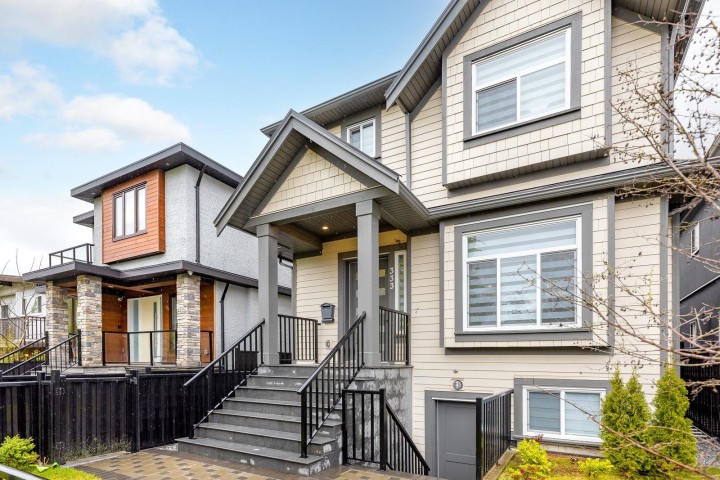 Photo 3 at 333 E 64th Avenue, South Vancouver, Vancouver East