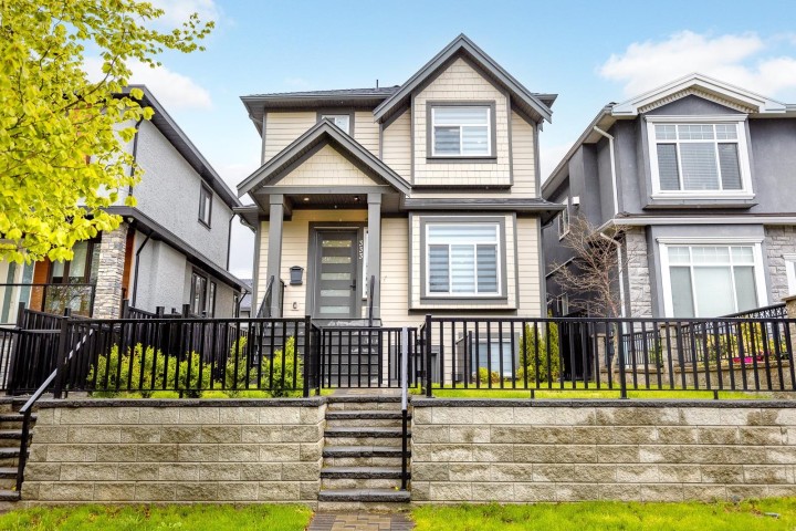 Photo 1 at 333 E 64th Avenue, South Vancouver, Vancouver East