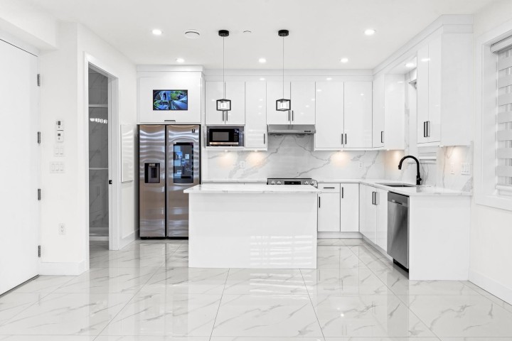 Photo 10 at 333 E 64th Avenue, South Vancouver, Vancouver East