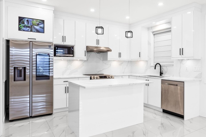Photo 11 at 333 E 64th Avenue, South Vancouver, Vancouver East