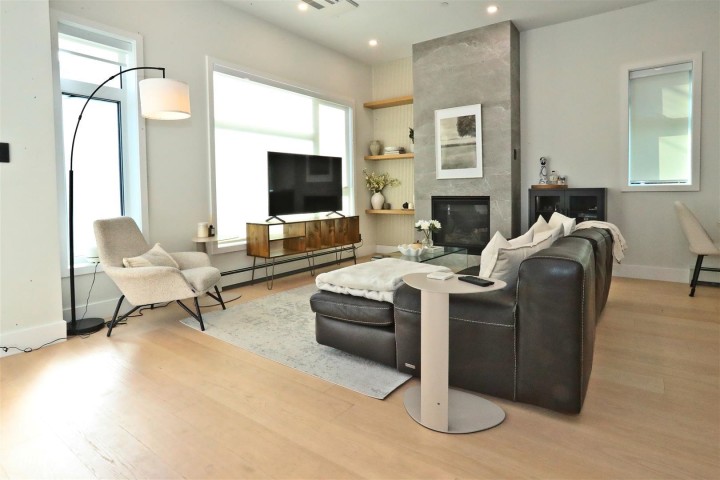 Photo 2 at 4015 Victoria Drive, Victoria VE, Vancouver East