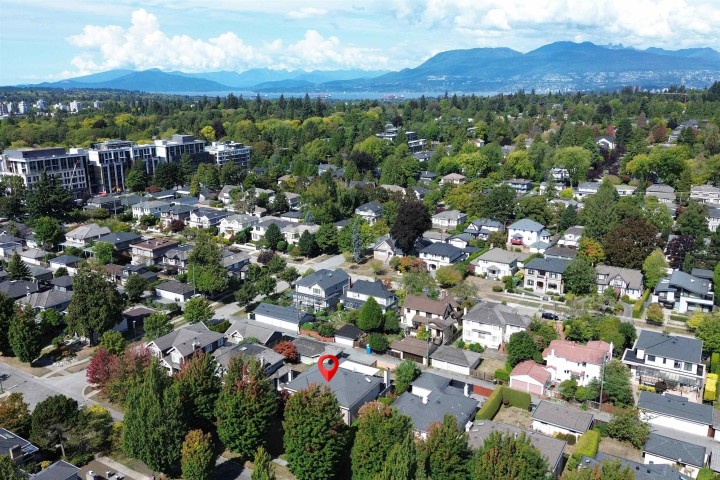 Photo 2 at 1363 W 48th Avenue, South Granville, Vancouver West