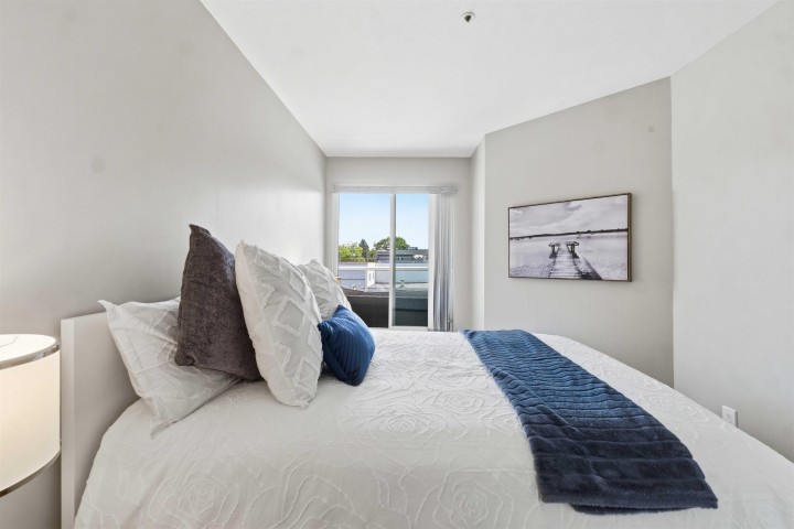 Photo 16 at 402 - 3505 W Broadway, Kitsilano, Vancouver West