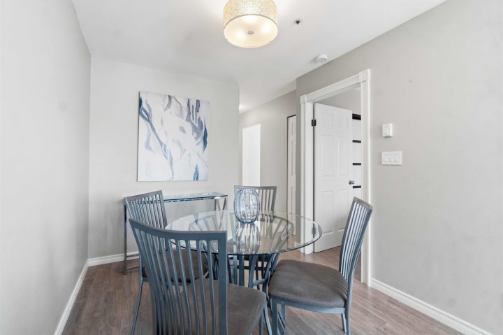 Photo 14 at 402 - 3505 W Broadway, Kitsilano, Vancouver West