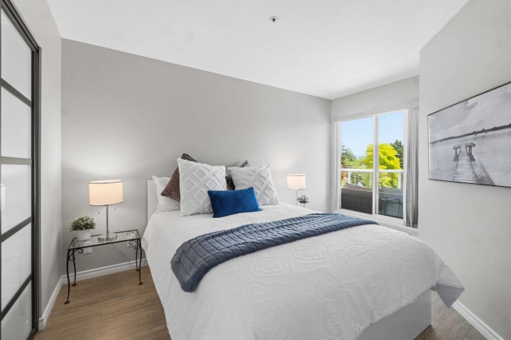 Photo 15 at 402 - 3505 W Broadway, Kitsilano, Vancouver West