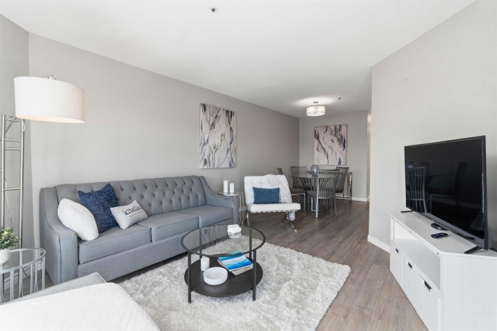 Photo 11 at 402 - 3505 W Broadway, Kitsilano, Vancouver West