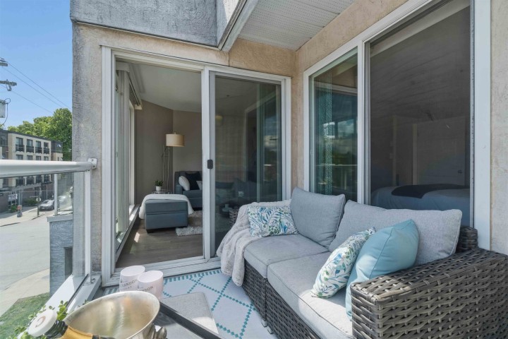 Photo 19 at 402 - 3505 W Broadway, Kitsilano, Vancouver West
