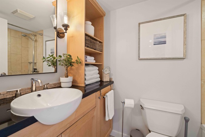 Photo 16 at 708 - 22 E Cordova Street, Downtown VE, Vancouver East