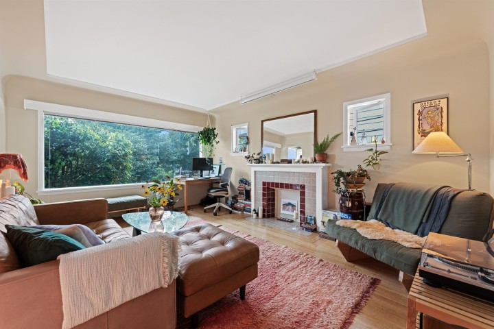 Photo 13 at 2608 E 4th Avenue, Renfrew VE, Vancouver East