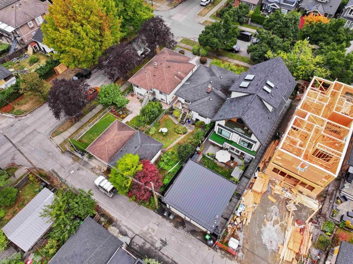 Photo 7 at 2608 E 4th Avenue, Renfrew VE, Vancouver East