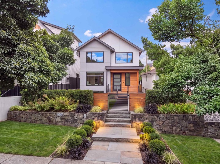Photo 9 at 2608 E 4th Avenue, Renfrew VE, Vancouver East