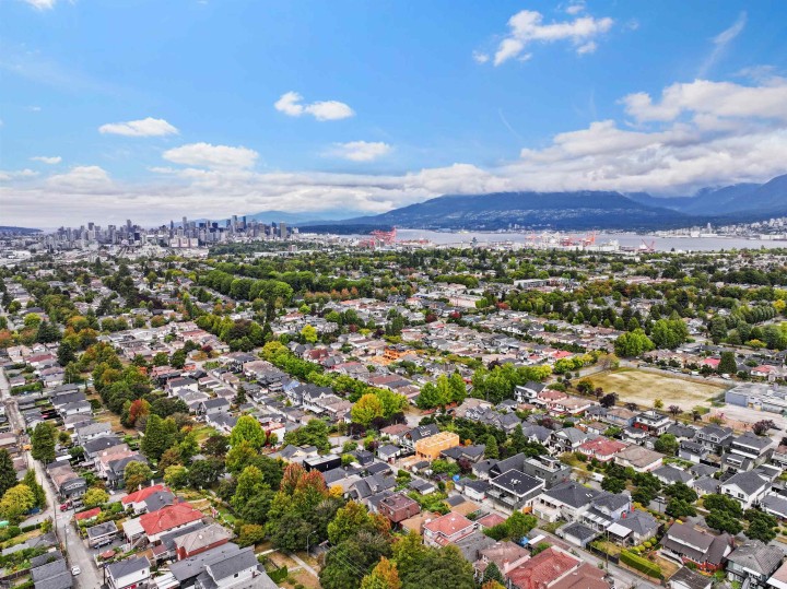 Photo 38 at 2608 E 4th Avenue, Renfrew VE, Vancouver East