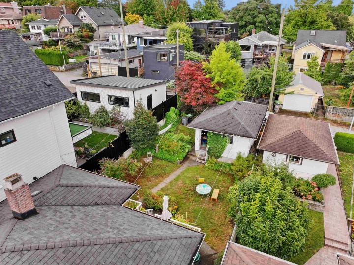 Photo 33 at 2608 E 4th Avenue, Renfrew VE, Vancouver East