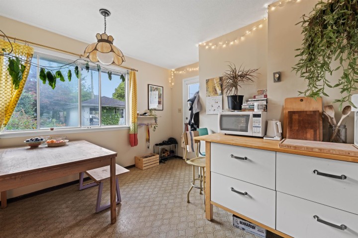 Photo 18 at 2608 E 4th Avenue, Renfrew VE, Vancouver East