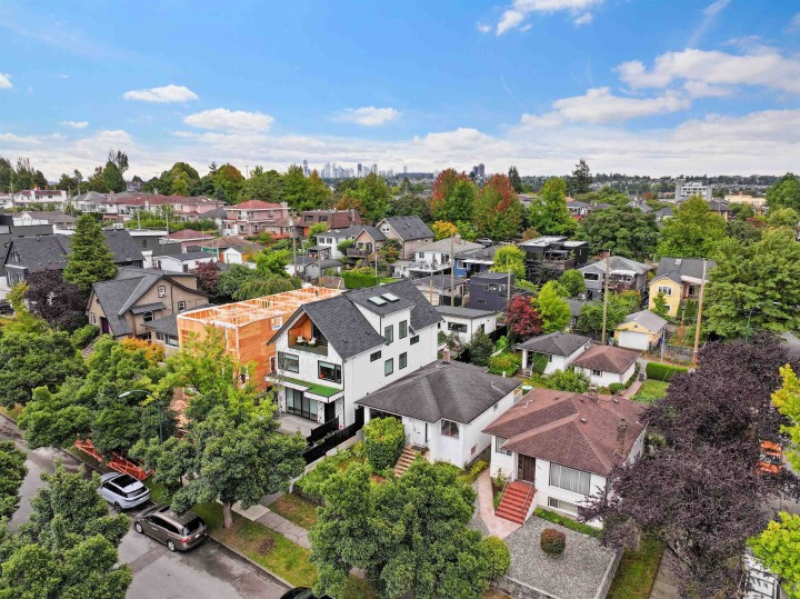 Photo 31 at 2608 E 4th Avenue, Renfrew VE, Vancouver East