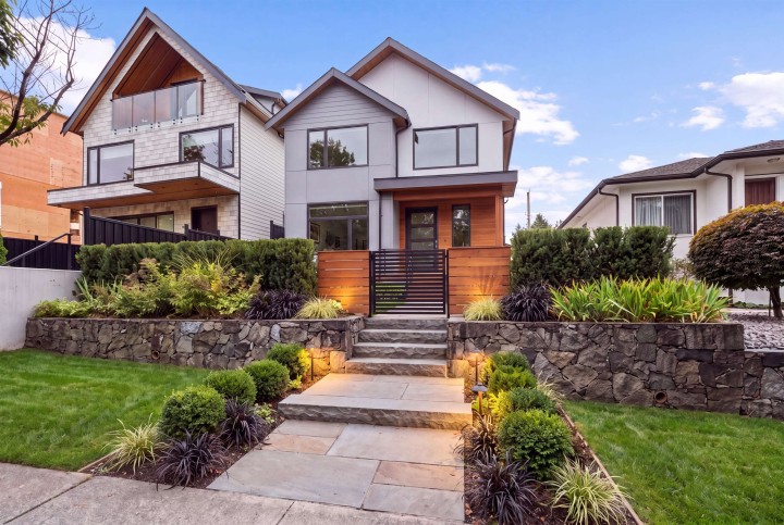 Photo 8 at 2608 E 4th Avenue, Renfrew VE, Vancouver East