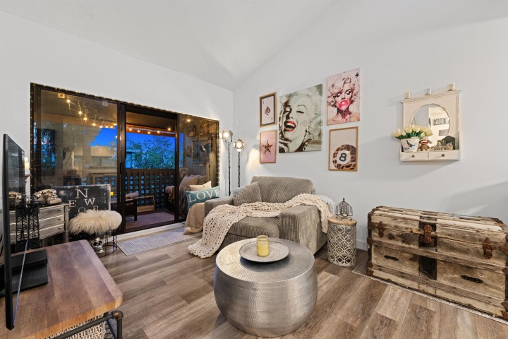 Photo 3 at 401 - 2173 W 6 Avenue, Kitsilano, Vancouver West