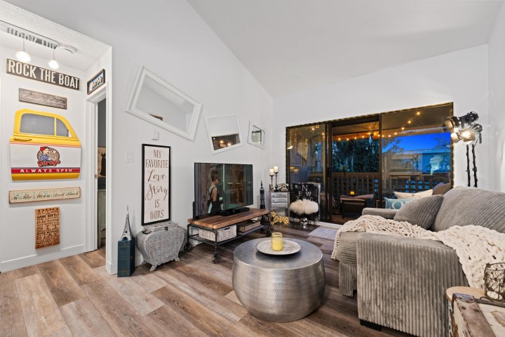 Photo 4 at 401 - 2173 W 6 Avenue, Kitsilano, Vancouver West