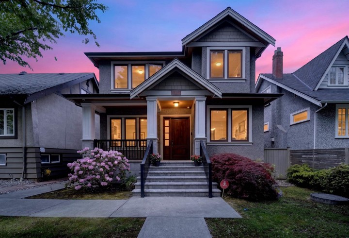 Photo 1 at 3285 W 12th Avenue, Kitsilano, Vancouver West
