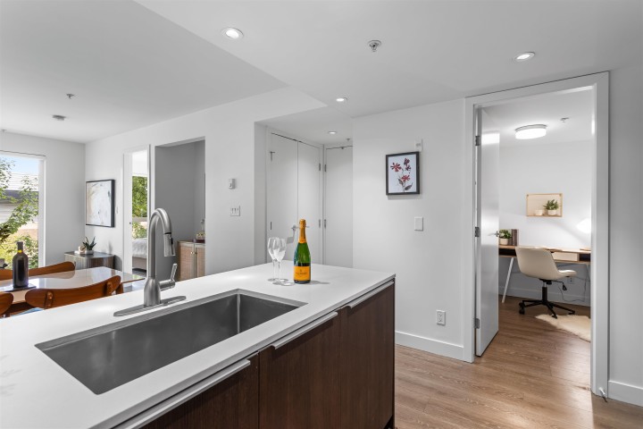 Photo 11 at 211 - 1588 E Hastings Street, Hastings, Vancouver East