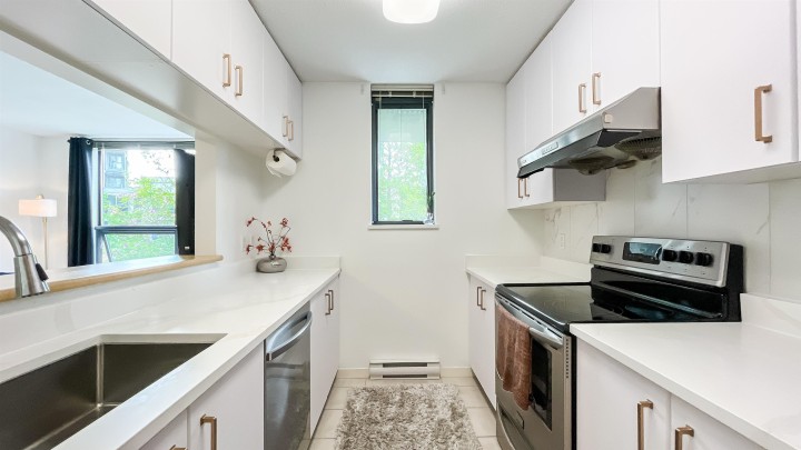 Photo 9 at 305 - 3638 Vanness Avenue, Collingwood VE, Vancouver East