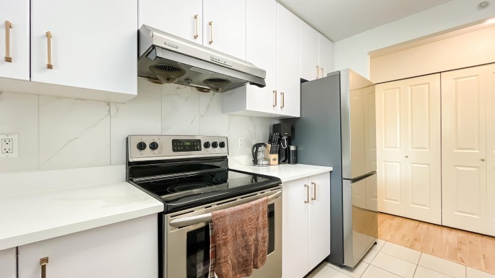 Photo 10 at 305 - 3638 Vanness Avenue, Collingwood VE, Vancouver East