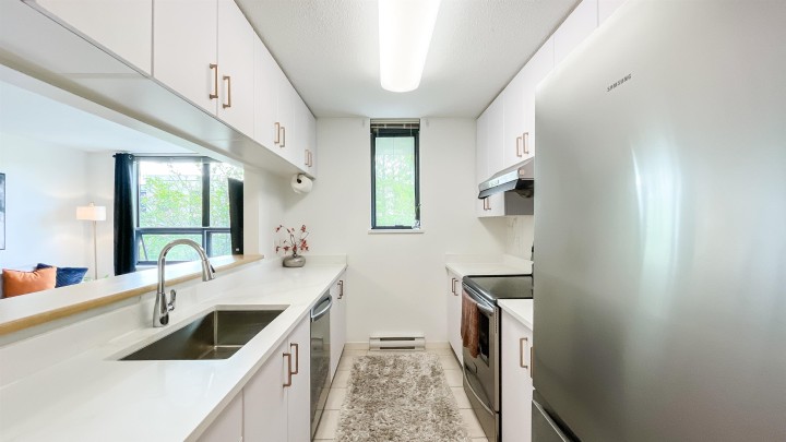 Photo 11 at 305 - 3638 Vanness Avenue, Collingwood VE, Vancouver East