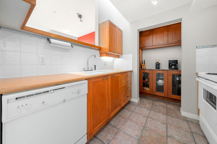 Photo 23 at 207 - 669 W 7th Avenue, Fairview VW, Vancouver West