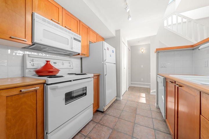 Photo 27 at 207 - 669 W 7th Avenue, Fairview VW, Vancouver West