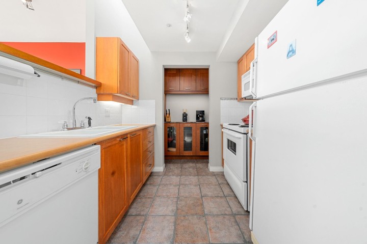 Photo 24 at 207 - 669 W 7th Avenue, Fairview VW, Vancouver West