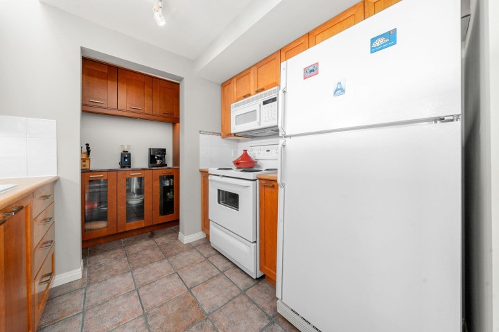 Photo 31 at 207 - 669 W 7th Avenue, Fairview VW, Vancouver West