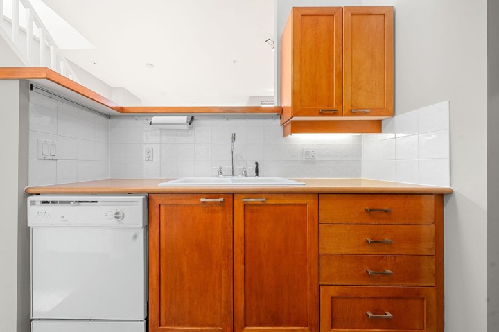 Photo 25 at 207 - 669 W 7th Avenue, Fairview VW, Vancouver West