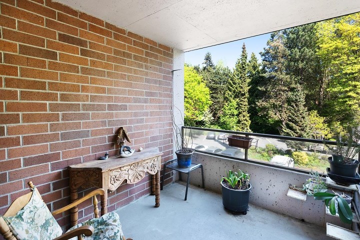 Photo 5 at 309 - 4101 Yew Street, Quilchena, Vancouver West