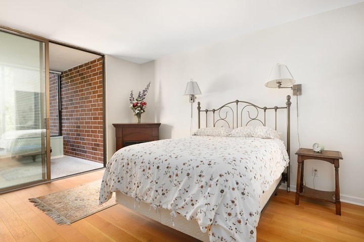 Photo 11 at 309 - 4101 Yew Street, Quilchena, Vancouver West